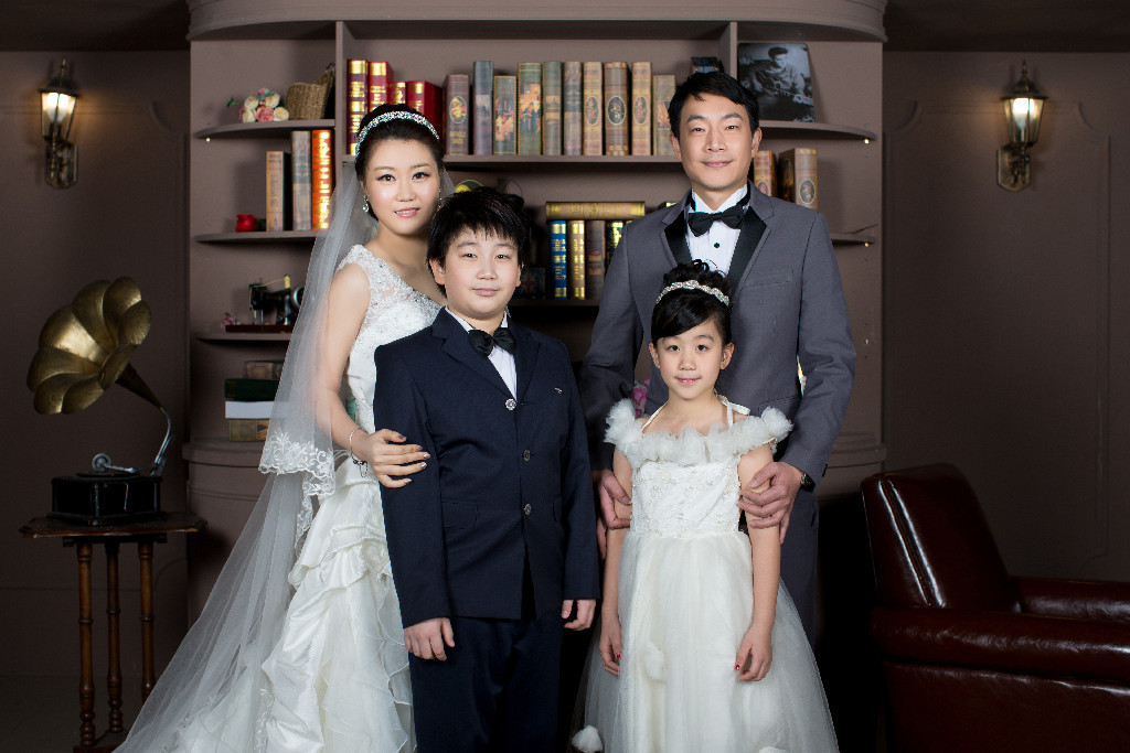 全家福,全家福攝影,全家福照,全家福推薦,手工婚紗,婚紗訂製,婚紗禮服,婚紗出租,婚紗推薦
