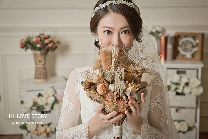 新娘秘書,新秘推薦,新娘造型,新娘妝髮,新秘髮型,手工婚紗,婚紗訂製,婚紗禮服,婚紗出租